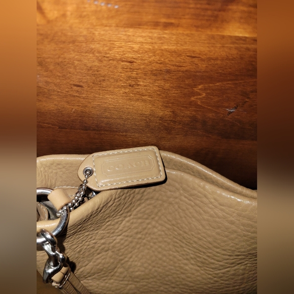 Coach Tan Leather Crossbody/Shoulder Purse Handbag - Picture 3 of 5